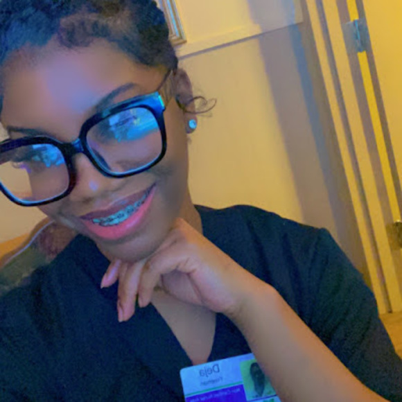 Meet your Posher, Deja - Picture 1 of 1